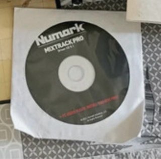 Mesa dj Numark Mixtrack Pro DJ