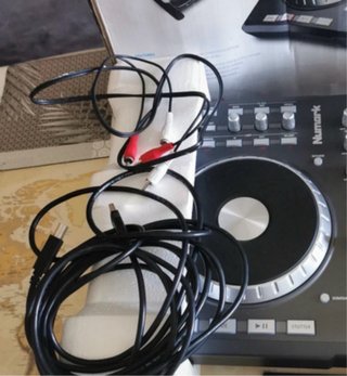 Mesa dj Numark Mixtrack Pro DJ