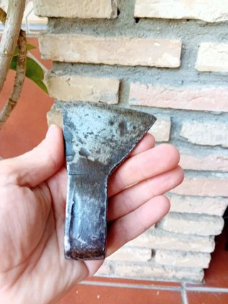 Hacha pequeña MUY AFILADA