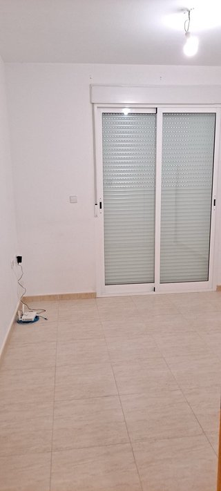 Se vende bonito piso.