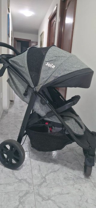 Silla de paseo Joie gris