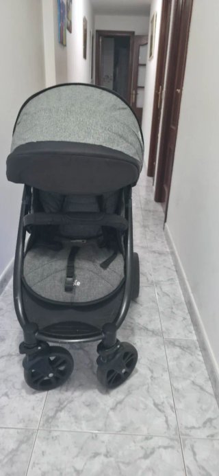 Silla de paseo Joie gris