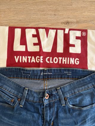 Levi's Demi Curve W27