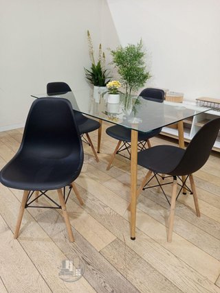 Mesa Cristal Templado + 4 sillas