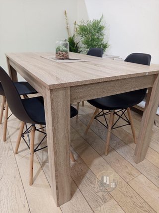 MESA FIJA + 4 SILLAS