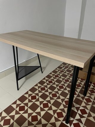 Mesa de ordenador madera y metal 120x60.