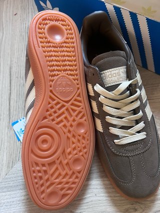 Adidas Spezial Marrones y Blancas