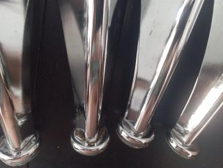 Juego 4 patas metálicas para muebles o sofá