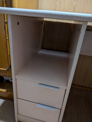 Escritorio beige/blanco madera y plástico