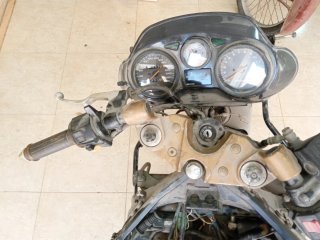 Suzuki GSX 750 F averiada para  Cambio o Venta.