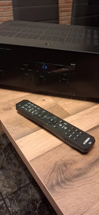 Amplificador Yamaha Negro Hifi R-S202D
