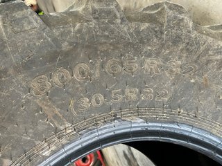 Neumáticos 800/65 R32