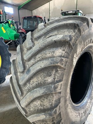 Neumáticos 800/65 R32