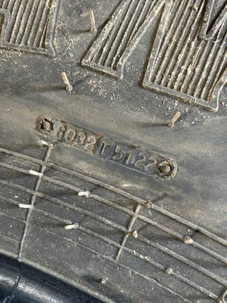 Neumáticos 800/65 R32
