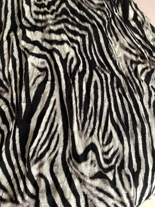 Vestido cuello halter talla S animal print negro
