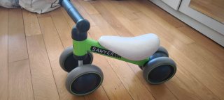 Bicicleta correpasillos Sawyer verde