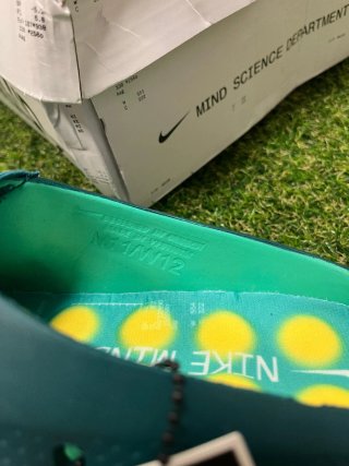 Nike Mind 001