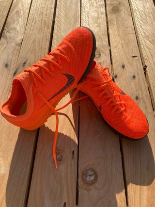 Zapatilla de fútbol Nike Naranja