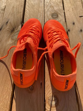 Zapatilla de fútbol Nike Naranja