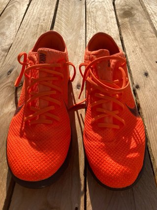 Zapatilla de fútbol Nike Naranja