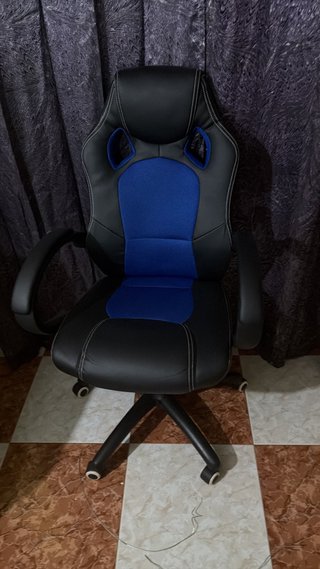 Silla Gamer Negra y Azul Sin Usar