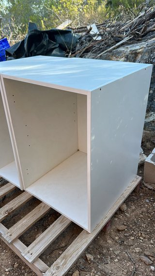 Muebles de cocina blancos sin uso