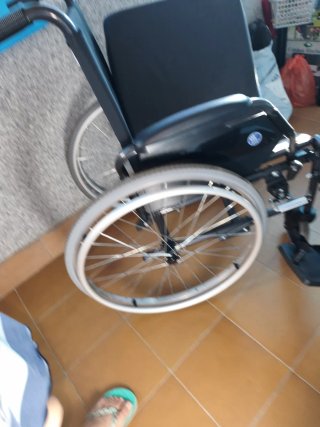 Silla ruedas perfecto estado + cojín regalo
