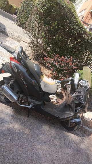 Kymco Gran Dink 125cc Negra/Gris