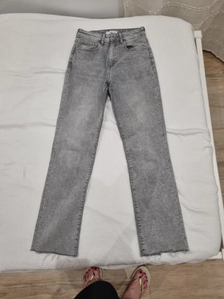 Pantalón Mango Teens Gris.