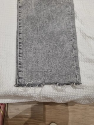 Pantalón Mango Teens Gris.