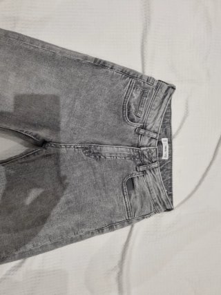 Pantalón Mango Teens Gris.