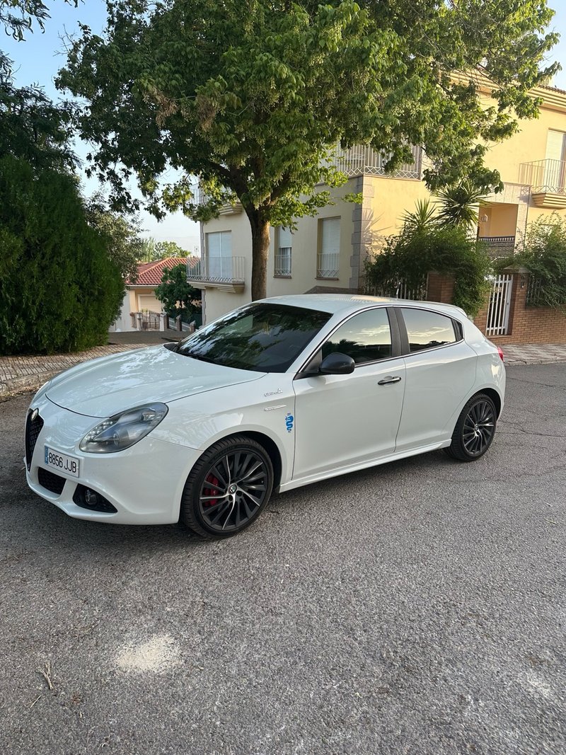 Alfa Romeo Giulietta 2015 - foto 1