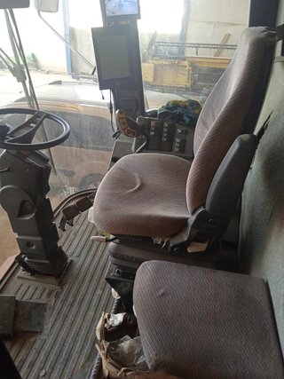 NEW HOLLAND 7256 2004