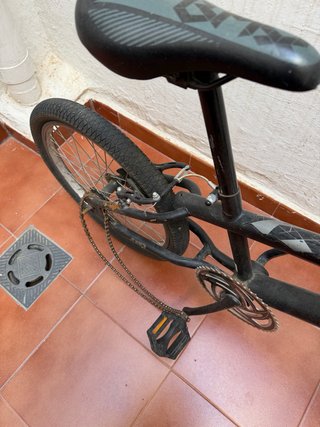 Bicicleta BMX negra