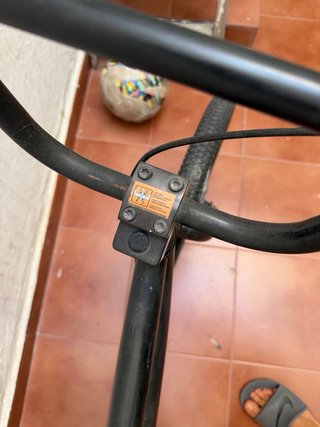 Bicicleta BMX negra