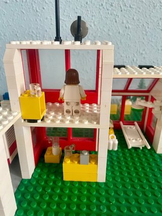 6380 LEGO Emergency Treatment Center