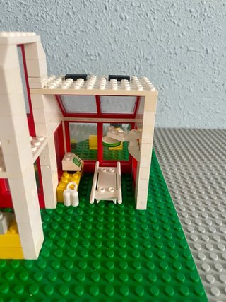 6380 LEGO Emergency Treatment Center