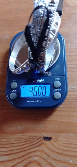 Pulseras antiguas de plata.