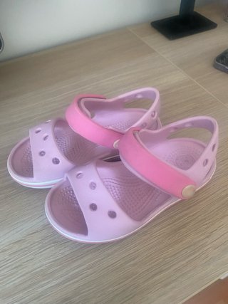 Crocs niña rosa talla c8