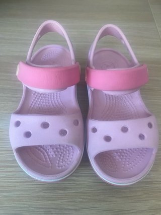 Crocs niña rosa talla c8