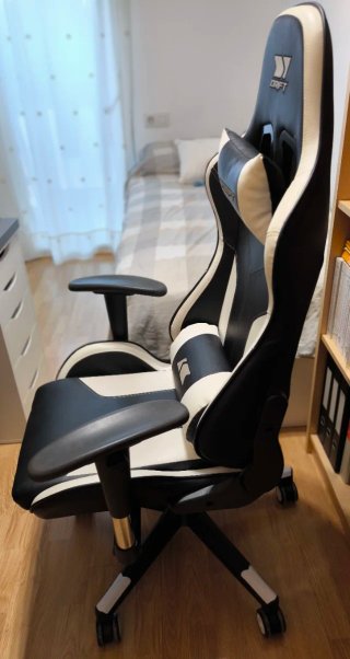 Silla Gaming Drift modelo DR90 Pro Negra/Blanca.