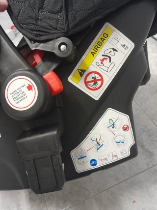 Asiento bebé para coche negro