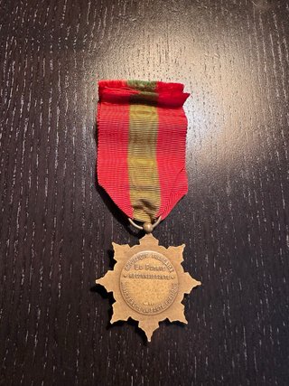 Medalla Familia Francesa Bronce Antigua