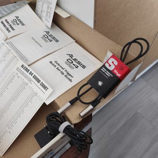 Alesis D4 Quasi Nuovo: Alimentatore + MIDI + Manuali