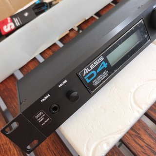Alesis D4 Quasi Nuovo: Alimentatore + MIDI + Manuali