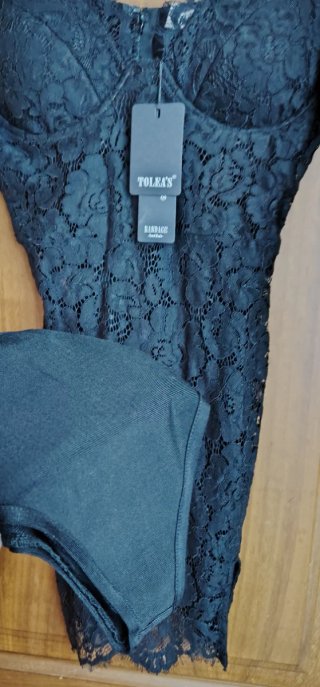 Vestido Bandage negro encaje con short