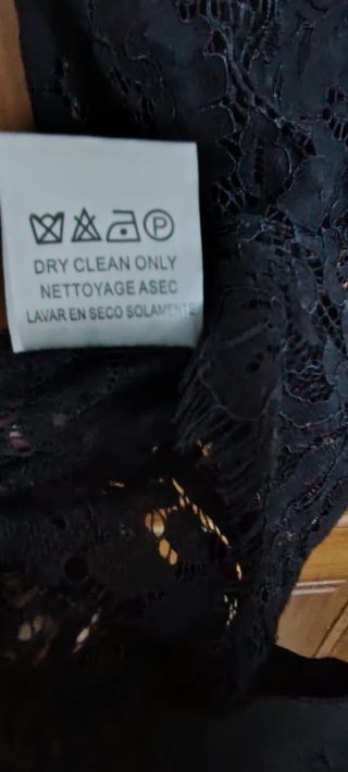 Vestido Bandage negro encaje con short