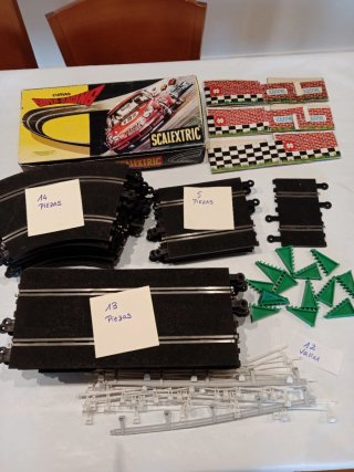Lote Curvas, Tramos, vallas Scalextric Años 70