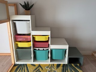 Cama alta o baja de madera Ikea (reversible).