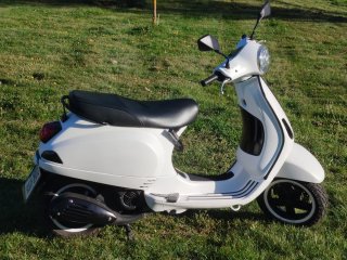 Vespa 125 LX Blanca y Negra con ITV